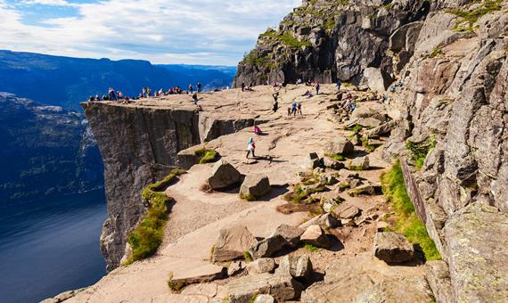 聖壇岩PREIKESTOLEN